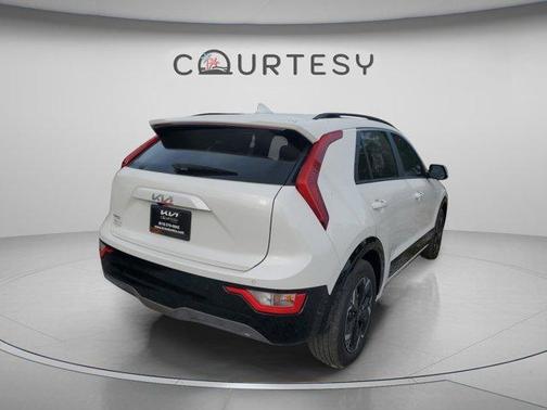 Snow White Pearl 2026 Kia Niro EV Wind