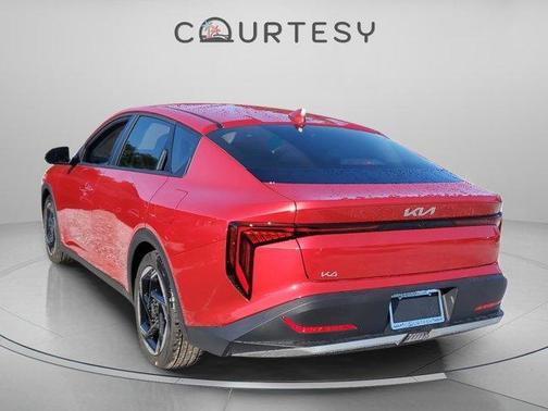 2025 Kia K4 EX