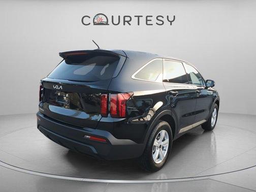 2023 Kia Sorento LX