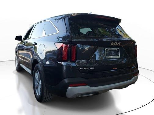 2025 Kia Sorento LX