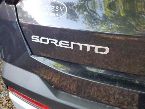 2025 Kia Sorento LX