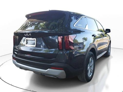 2025 Kia Sorento LX