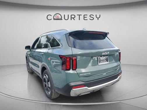 Green 2026 Kia Sorento Hybrid EX