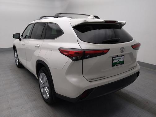 Blizzard Pearl 2020 Toyota Highlander Limited