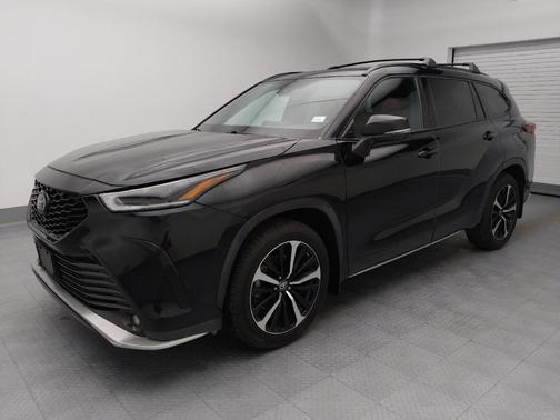 Midnight Black Metallic 2021 Toyota Highlander XSE