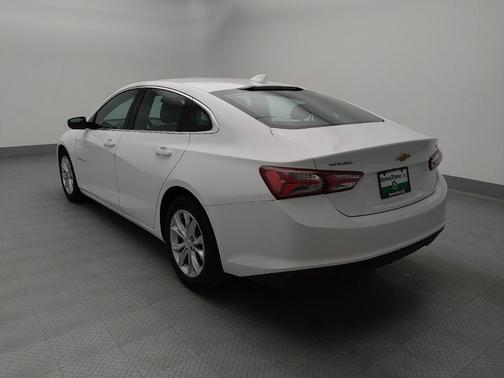 White 2019 Chevrolet Malibu LT