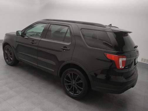 Magnetic Metallic 2019 Ford Explorer XLT