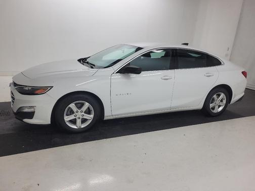 Summit White 2023 Chevrolet Malibu 1LS