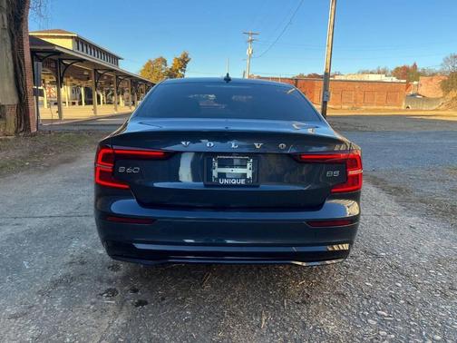 2024 Volvo S60 B5 Plus Dark Theme 4dr Sedan