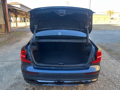 2024 Volvo S60 B5 Plus Dark Theme 4dr Sedan