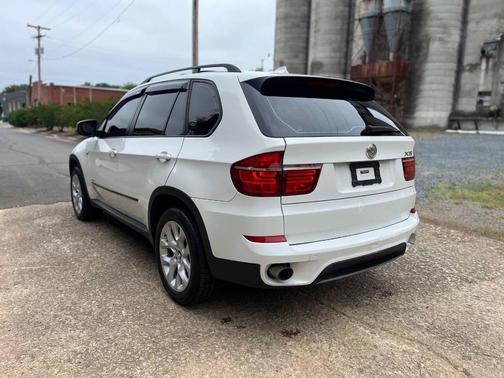 Alpine White 2013 BMW X5 xDrive 35i Sport Activity