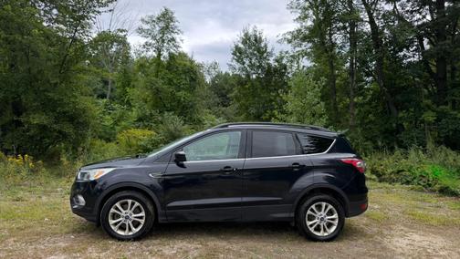 Shadow Black 2018 Ford Escape SE 4WD