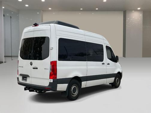 2024 Mercedes-Benz Sprinter 2500 144 WB Standard Roof Passenger