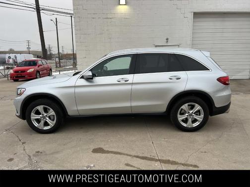 2018 Mercedes-Benz GLC 300 Base 4MATIC