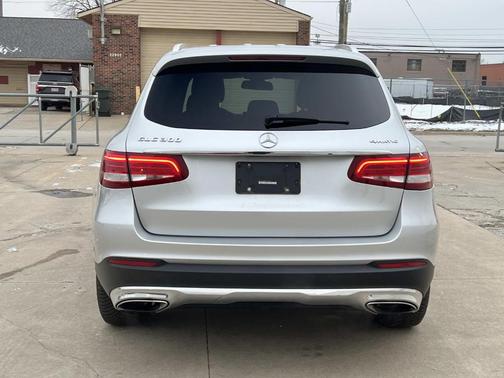 2018 Mercedes-Benz GLC 300 Base 4MATIC