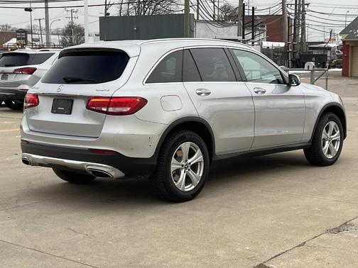 2018 Mercedes-Benz GLC 300 Base 4MATIC