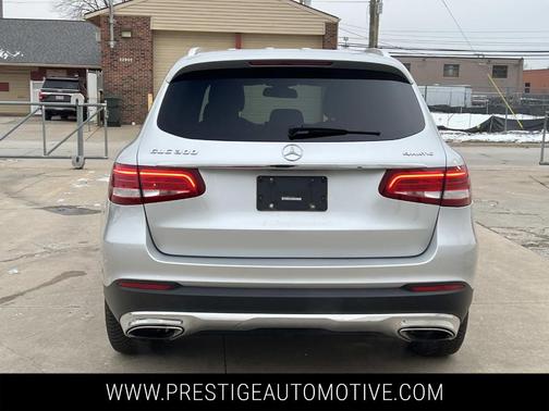 2018 Mercedes-Benz GLC 300 Base 4MATIC