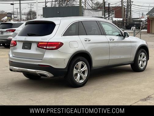 2018 Mercedes-Benz GLC 300 Base 4MATIC