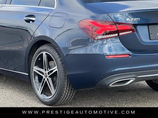 2022 Mercedes-Benz A-Class A 220 4MATIC