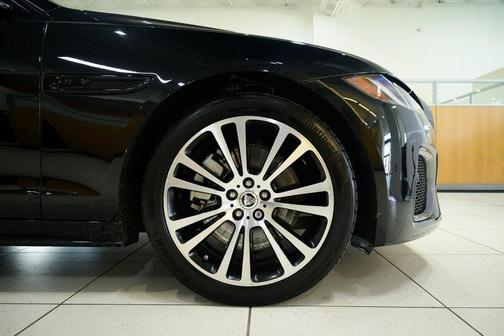 2024 Jaguar XF R-Dynamic SE