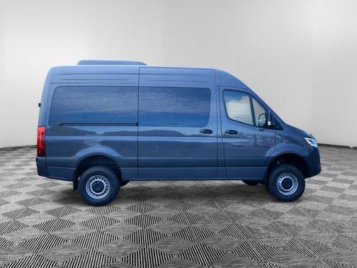 2026 Mercedes-Benz Sprinter 2500 144 WB Standard Roof Passenger