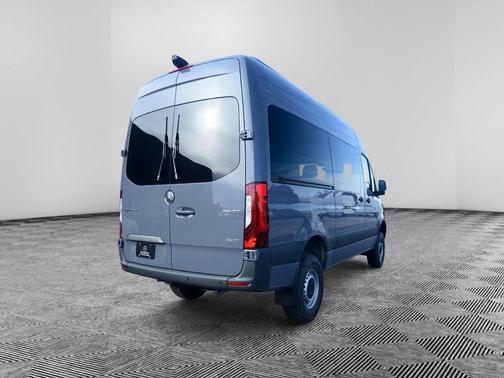 2026 Mercedes-Benz Sprinter 2500 144 WB Standard Roof Passenger