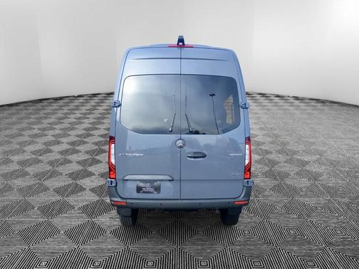 2026 Mercedes-Benz Sprinter 2500 144 WB Standard Roof Passenger