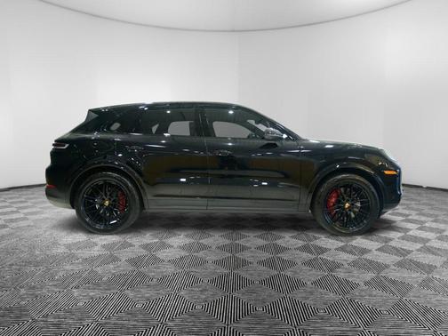 2024 Porsche Cayenne S