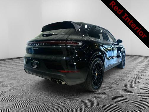 2024 Porsche Cayenne S