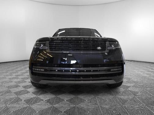 2025 Land Rover Range Rover P550e SE