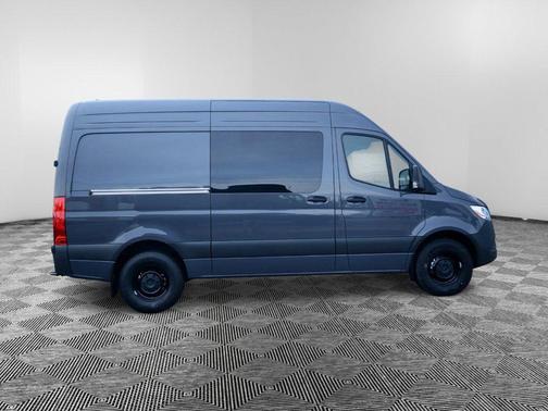 2026 Mercedes-Benz Sprinter 2500 144 WB Standard Roof Crew