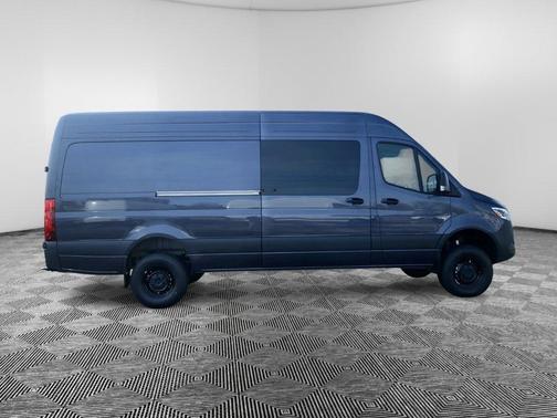 2025 Mercedes-Benz Sprinter 2500 High Roof
