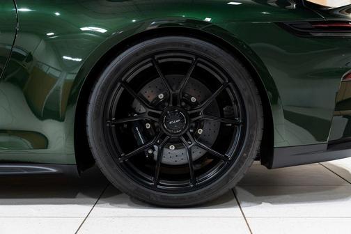 Oak Green Metallic 2026 Porsche 911 GT3