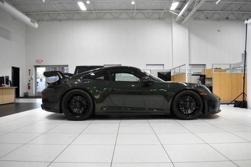 Oak Green Metallic 2026 Porsche 911 GT3