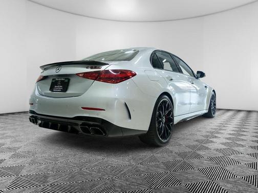 2024 Mercedes-Benz AMG C 63 S E Performance