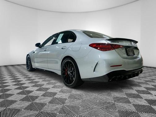 2024 Mercedes-Benz AMG C 63 S E Performance