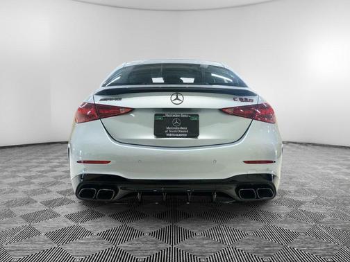 2024 Mercedes-Benz AMG C 63 S E Performance