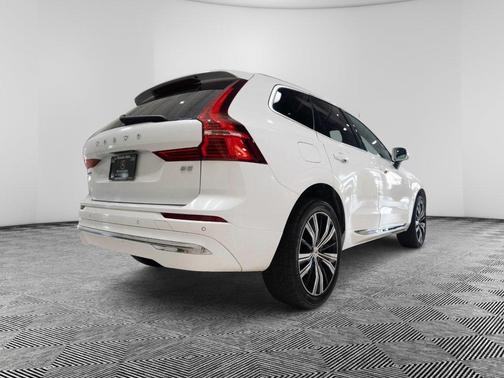 2022 Volvo XC60 B5 Inscription