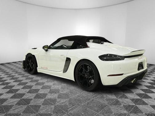 2025 Porsche 718 Spyder RS