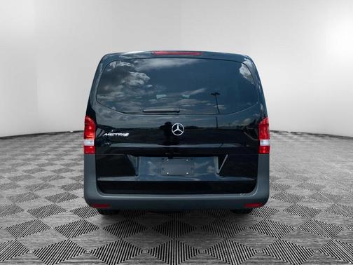 2023 Mercedes-Benz Metris Base