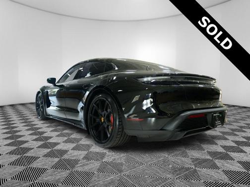 2022 Porsche Taycan GTS