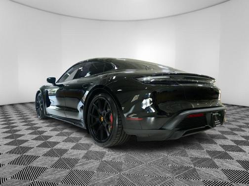 2022 Porsche Taycan GTS