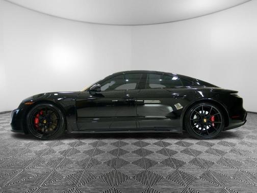 2022 Porsche Taycan GTS