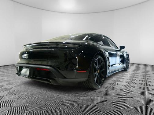 2022 Porsche Taycan GTS