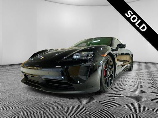 2022 Porsche Taycan GTS