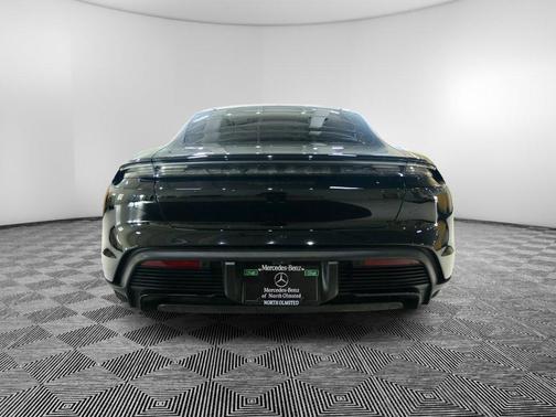 2022 Porsche Taycan GTS