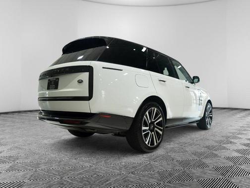 2023 Land Rover Range Rover P400 SE