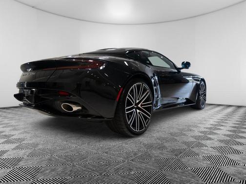 2024 Aston Martin DB12 Base