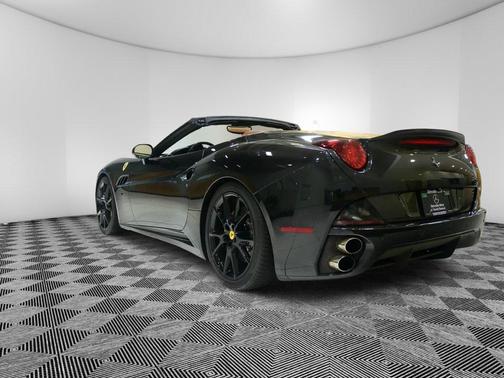 2012 Ferrari California Base