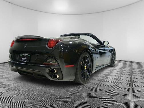 2012 Ferrari California Base